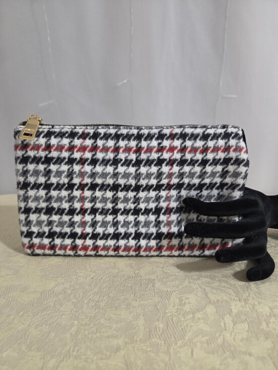 Jen & Co Handbags - Jen & Co. Riley Vegan Faux Leather Multi Compartment Houndstooth Clutch